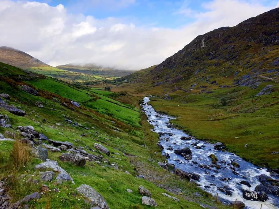 Secluded Cottage Nestled In The Beara Peninsula Killarney Eksteriør billede