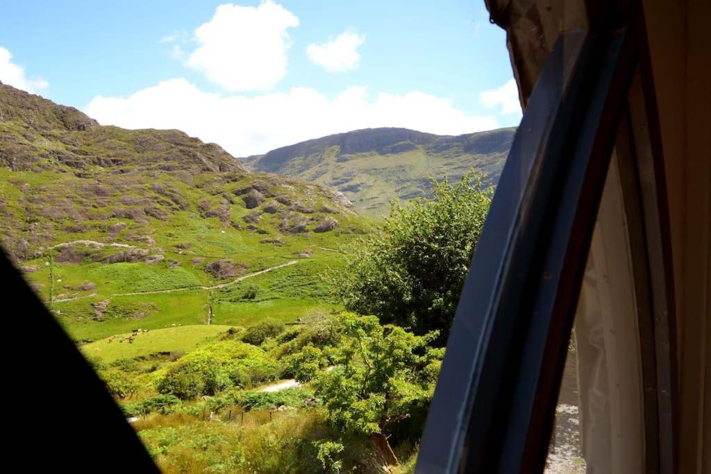 Secluded Cottage Nestled In The Beara Peninsula Killarney Eksteriør billede